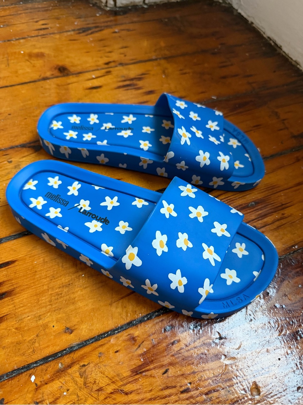 melissa x Larroude daisy slide - size 8